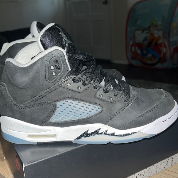 Retro 5 oreo worn twice - Picture 2 of 2